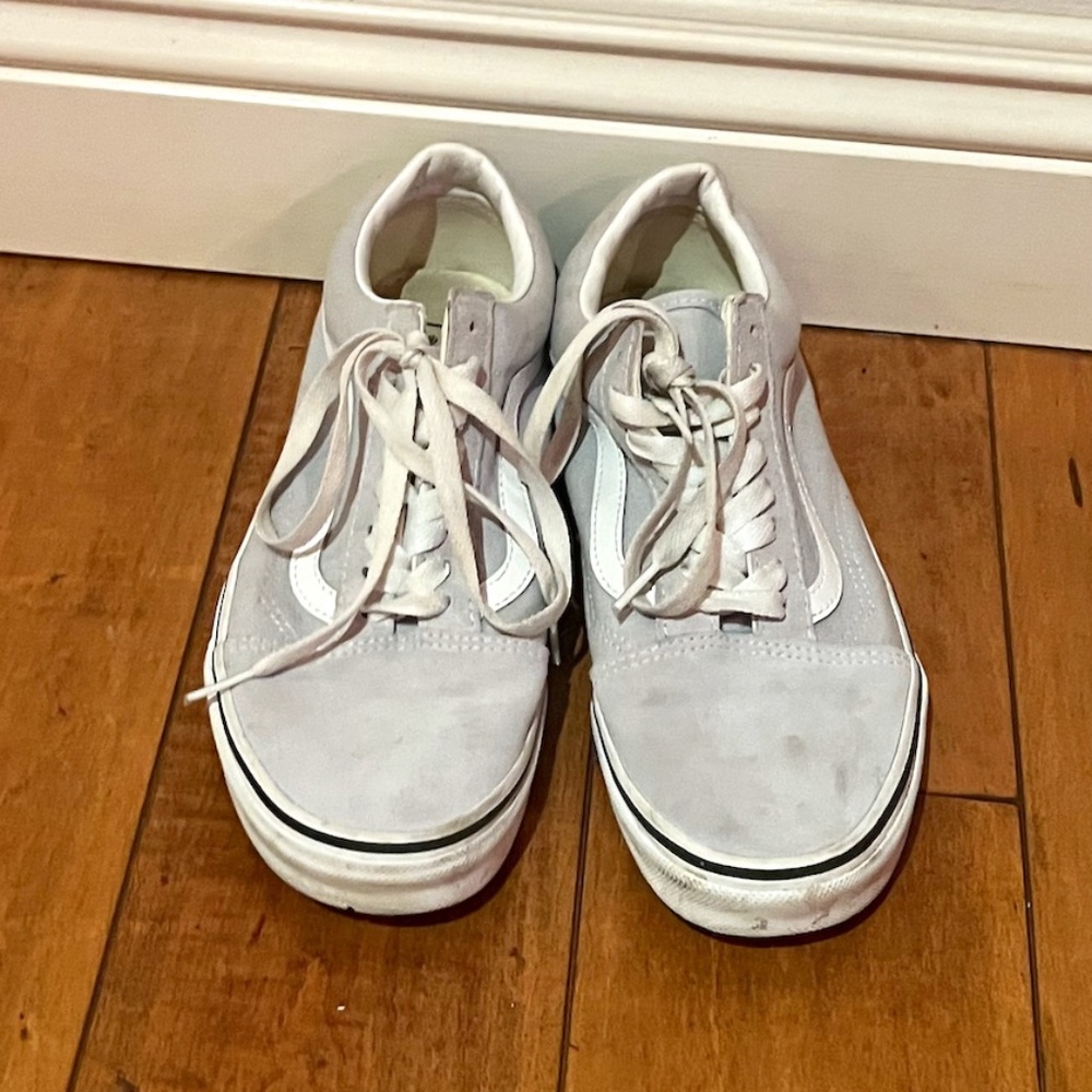 VANS UNISEX CLASSIC OLD SKOOL SNEAKERS, SIZE US M7.5/ W9, GRAY/WHIT